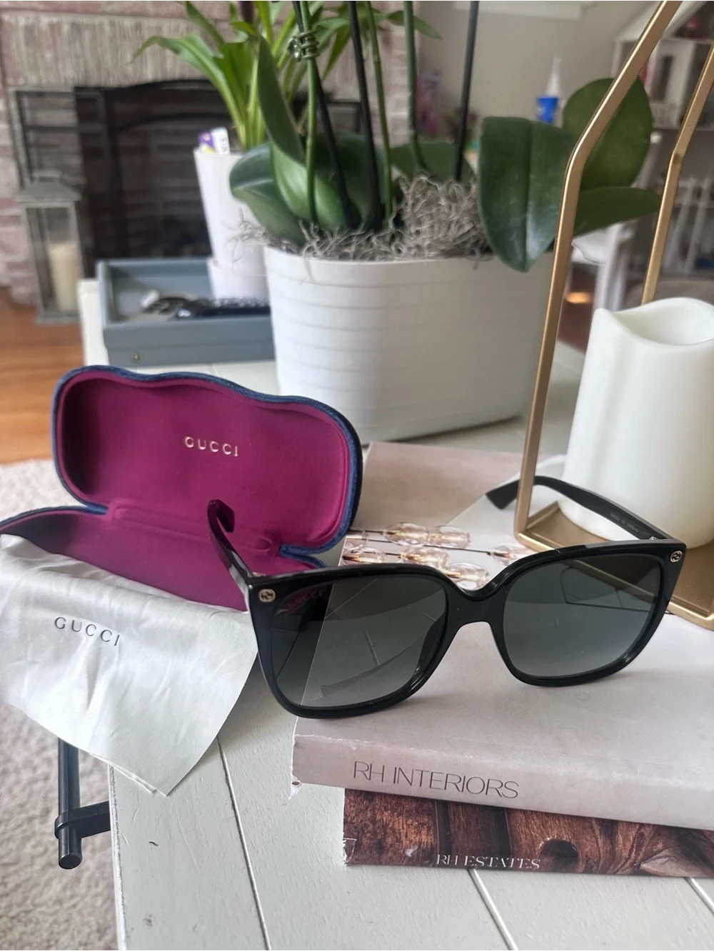 Gucci GG0022S Black Oversized Sunglasses 57-18-140 w/ Case